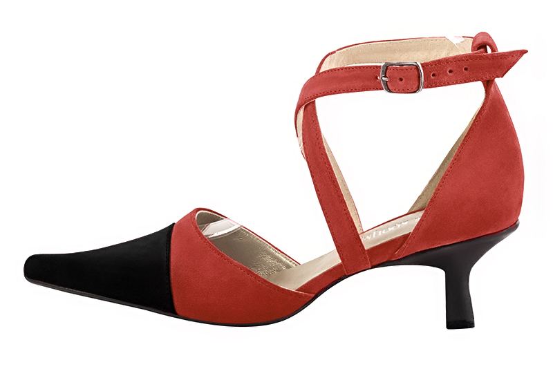 Matt black and scarlet red women's open side shoes, with crossed straps. Pointed toe. Medium spool heels. Profile view - Florence KOOIJMAN